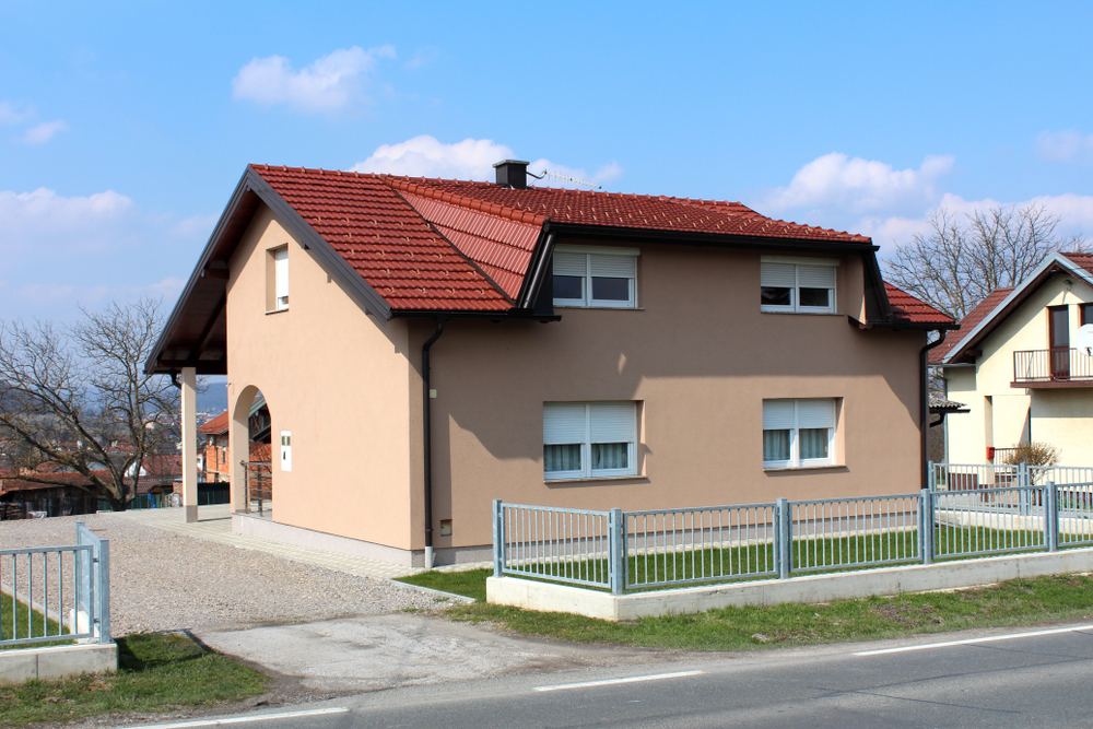 TexCote CoolWall vs. Traditional Exterior Paint: Which is Right for You?
